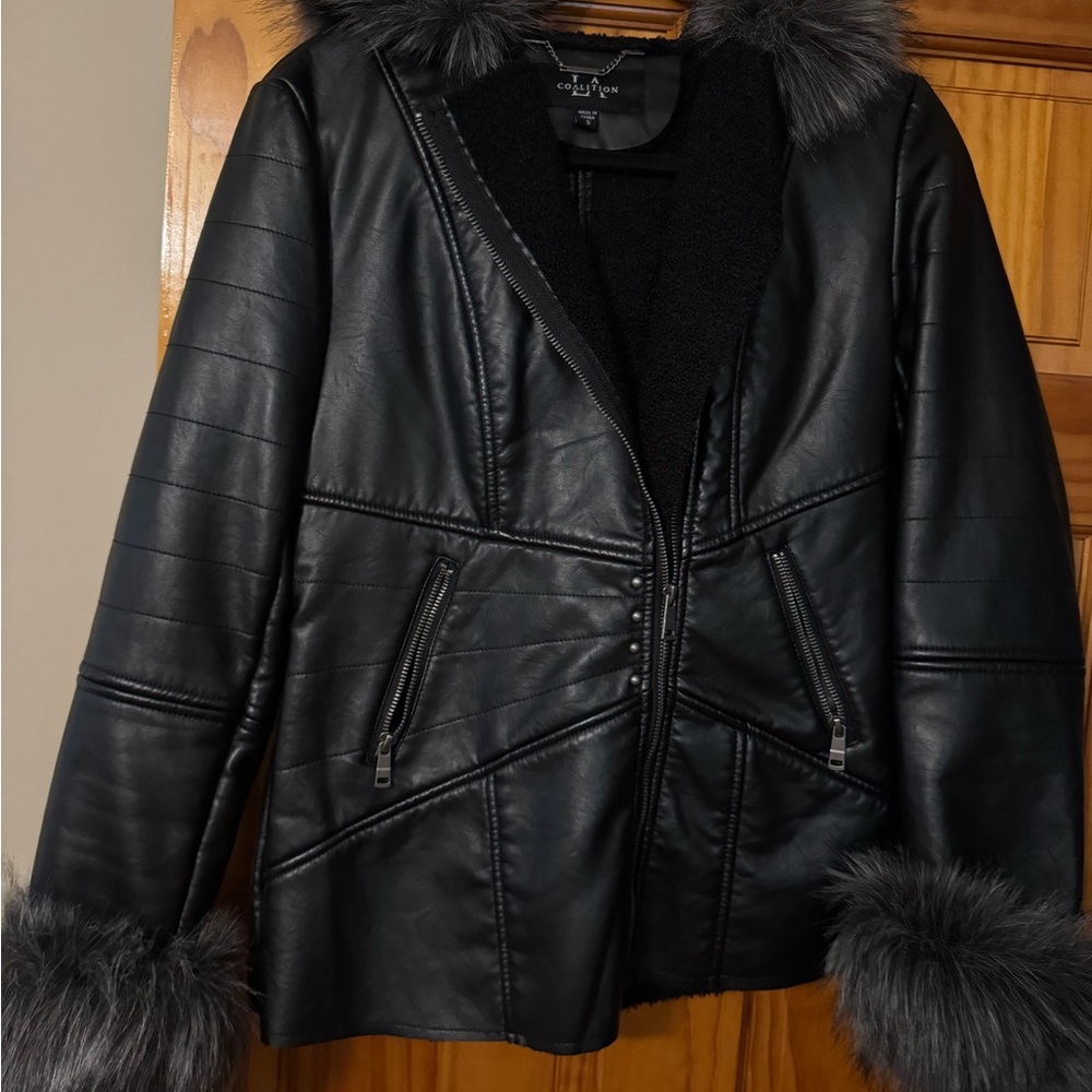 Luxurious Black Leather Jacket with Faux Fur Trim